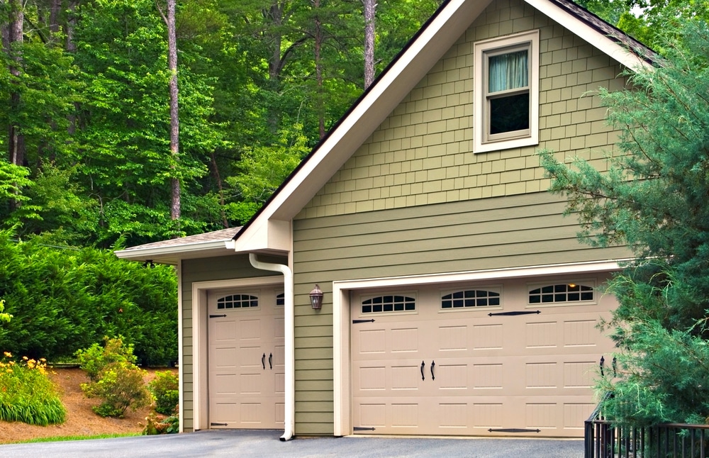 How to Choose the Right Carriage Garage Door Style